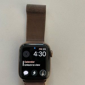 Apple Watch Series 4 - used